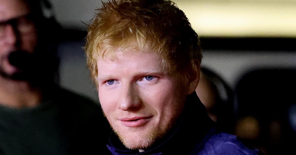 après son concert, le chanteur a dîné dans une célèbre brasserie des Halles ouverte toute la nuit !