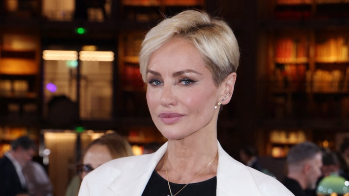 "C'était chaud..." Ce baiser avec un acteur très connu l'a "perturbée pendant 3 jours"