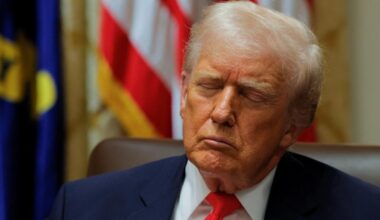 Quand Donald Trump lutte pour ne pas s’endormir en pleine réunion de son cabinet