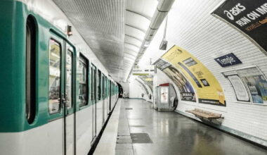 Agression au couteau dans le métro à Paris : la garde à vue du suspect a été levée pour raison psychiatrique