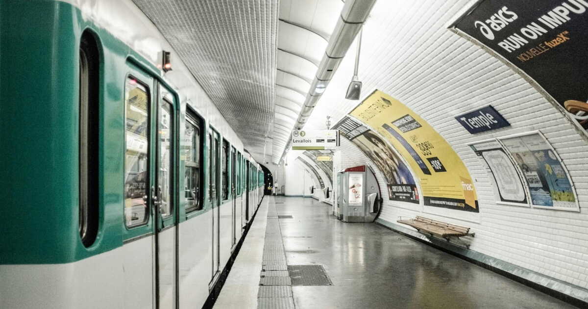 Agression au couteau dans le métro à Paris : la garde à vue du suspect a été levée pour raison psychiatrique