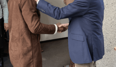 DES FAMILLES À LA RUE, DES LOGEMENTS VIDES À L'ABBAYE DES ANNÉES ENCORE...