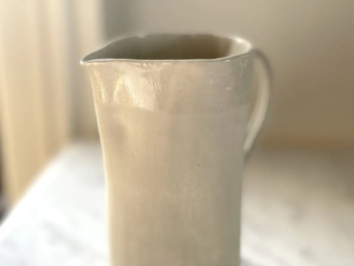 Atelier céramique/poterie création d'une carafe à Lille (59)