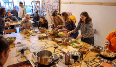 À la table d'hôtes du Cabanon de Simon à Marseille, le bénévolat se vit à plein cœur