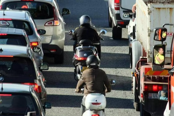 Le trafic a été ralenti pendant deux heures ce mercredi soir sur l’A8.