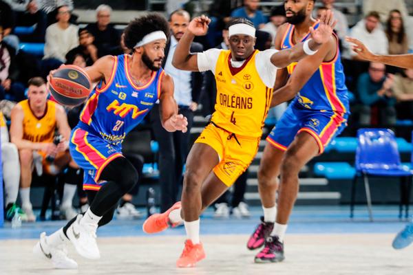 John Roberson reste au HTV.