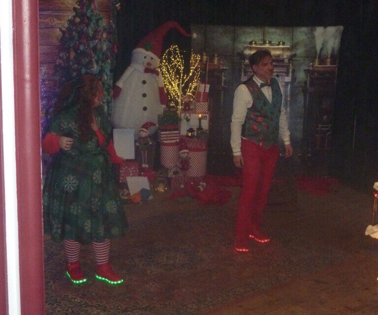 Les deux artistes sur scène