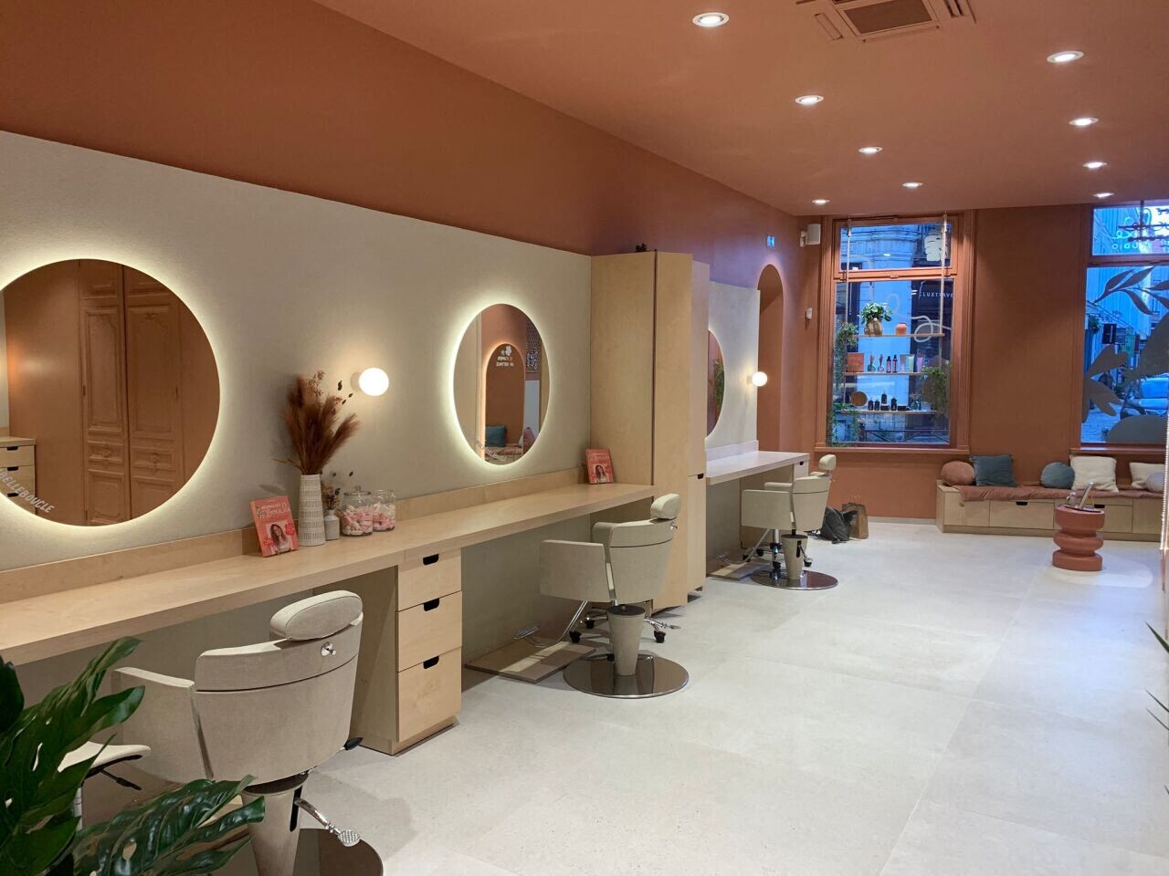 EN IMAGES. La Belle Boucle, le temple des cheveux ondulés, bouclés et crépus, a ouvert à Lille