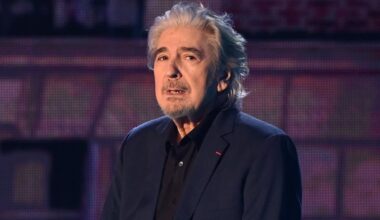 Serge Lama incapable de rester debout : "cassé de partout", le chanteur de 82 ans se livre sur son état de santé