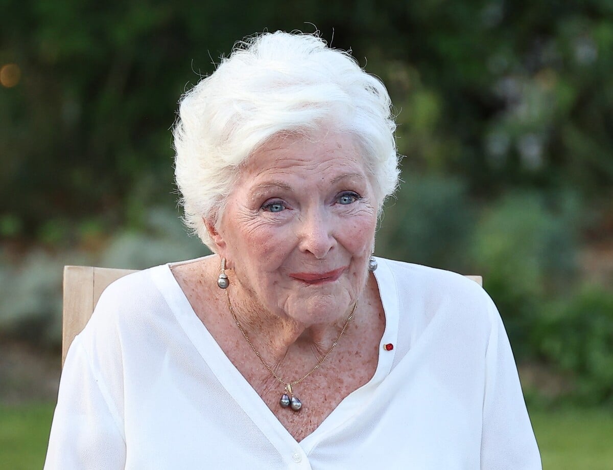Line Renaud en larmes : "Vous n'avez pas idée...", rare et émouvante apparition de la star de 97 ans (Vidéo)