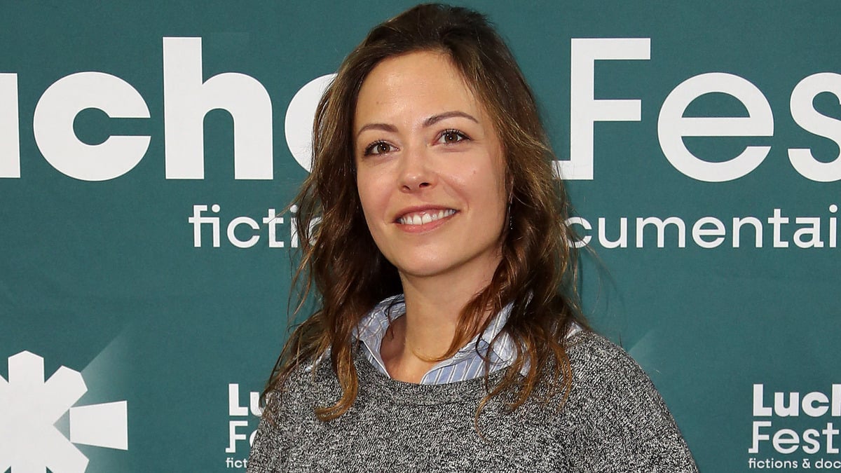 Dounia Coesens : sa sœur travaille aussi à la télévision et leur ressemblance est étonnante