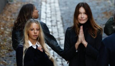 Giulia Sarkozy : elle exhume une photo d'elle toute petite dans les bras de sa mère Carla Bruni et c'est craquant