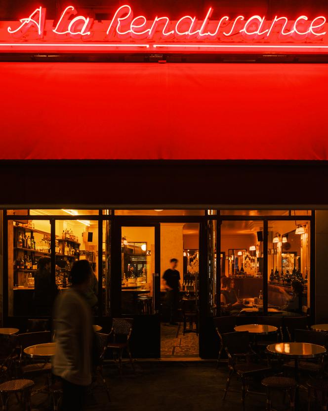 Façade du restaurant A la renaissance, à Paris.