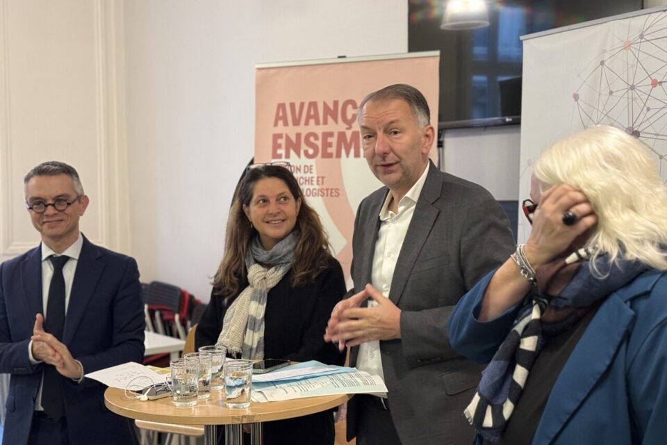 Bruno Bernard et son équipe pour la campagne des métropolitaines 2026 présentent leurs propositions sur le sujet du logement.