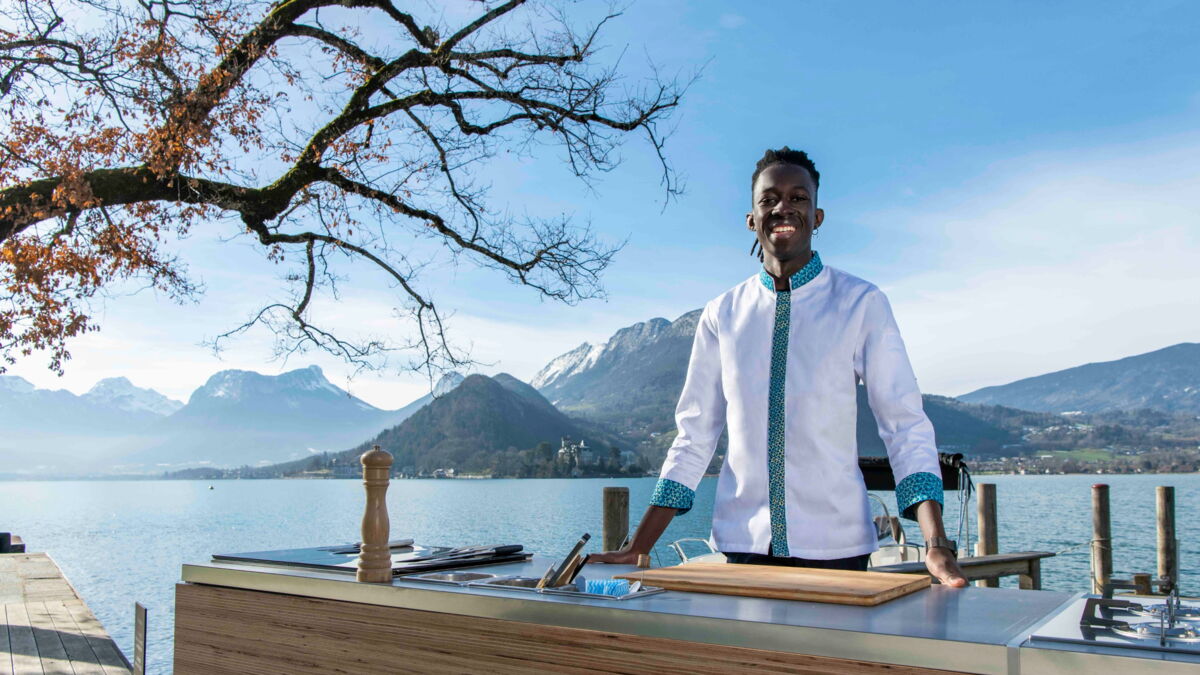 "C’est une émission qui coûte un certain prix" : Mory Sacko réagit à l’arrêt de Cuisine ouverte sur France 3