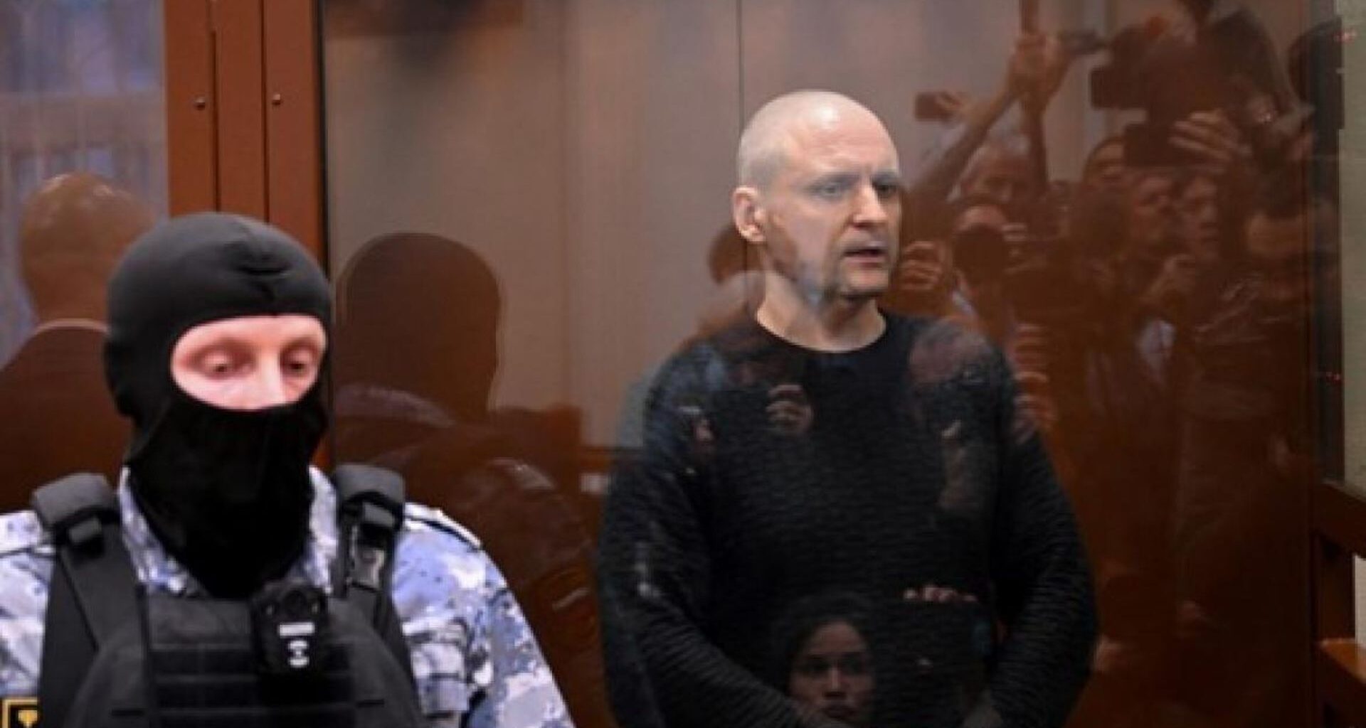 Russie : un militant critique de Poutine condamné à six ans de prison en colonie pénitentiaire