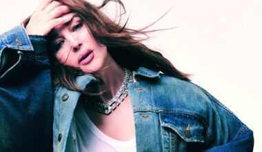 «Je ne pensais pas pouvoir défiler sur un podium, car mon corps tout en rondeur ne correspondait pas aux standards du moment