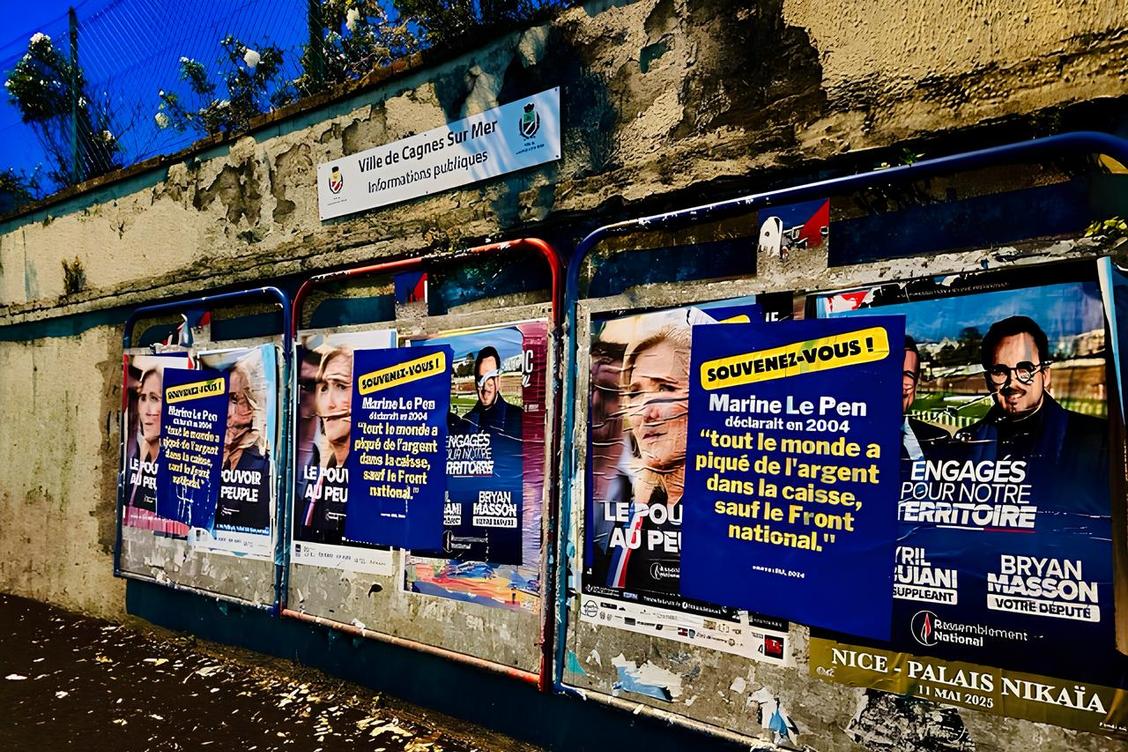 S’attaquant depuis des mois à Bryan Masson et au Rassemblement national, le contre affichage anonyme est piloté par le maire de Cagnes-sur-Mer, Louis Nègre