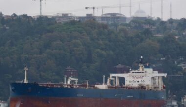 Frappé par un drone ukrainien, un pétrolier russe à la dérive inquiète la Bulgarie