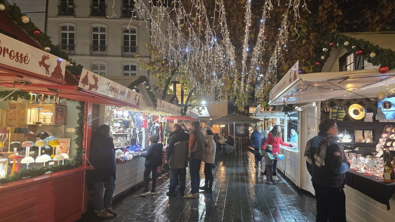 Son chalet « tombe en ruine » au marché de Noël de Nantes : une commerçante en colère