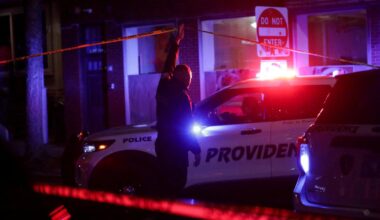 une fusillade éclate à l’université de Brown, le tireur toujours en cavale, les étudiants confinés