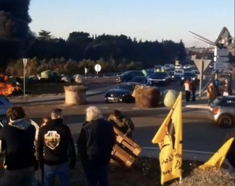 « Il y a un ras-le-bol généralisé qui dépasse le monde agricole », Arnaud Poitrine, secrétaire général de la Coordination Rurale et agriculteur.