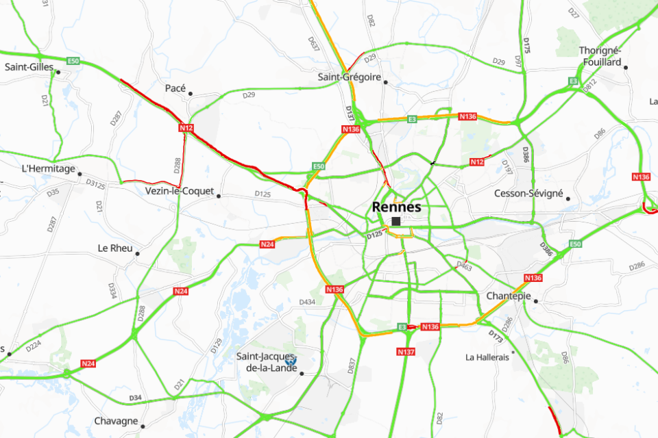 La circulation est saturée sur la N12 après un accident.