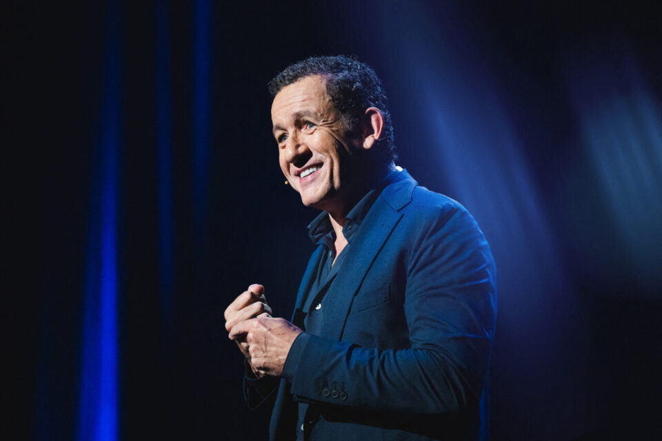 Dany Boon revient à ses premières amours avec son nouveau seul-en-scène, le 17 décembre au Zénith d'Amiens.