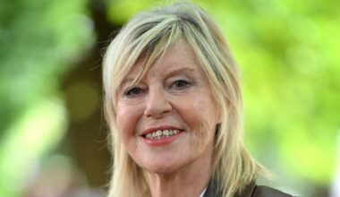 l'actrice de 77 ans "tombée dans un énorme trou en ciment", ce drame a failli faire basculer sa vie