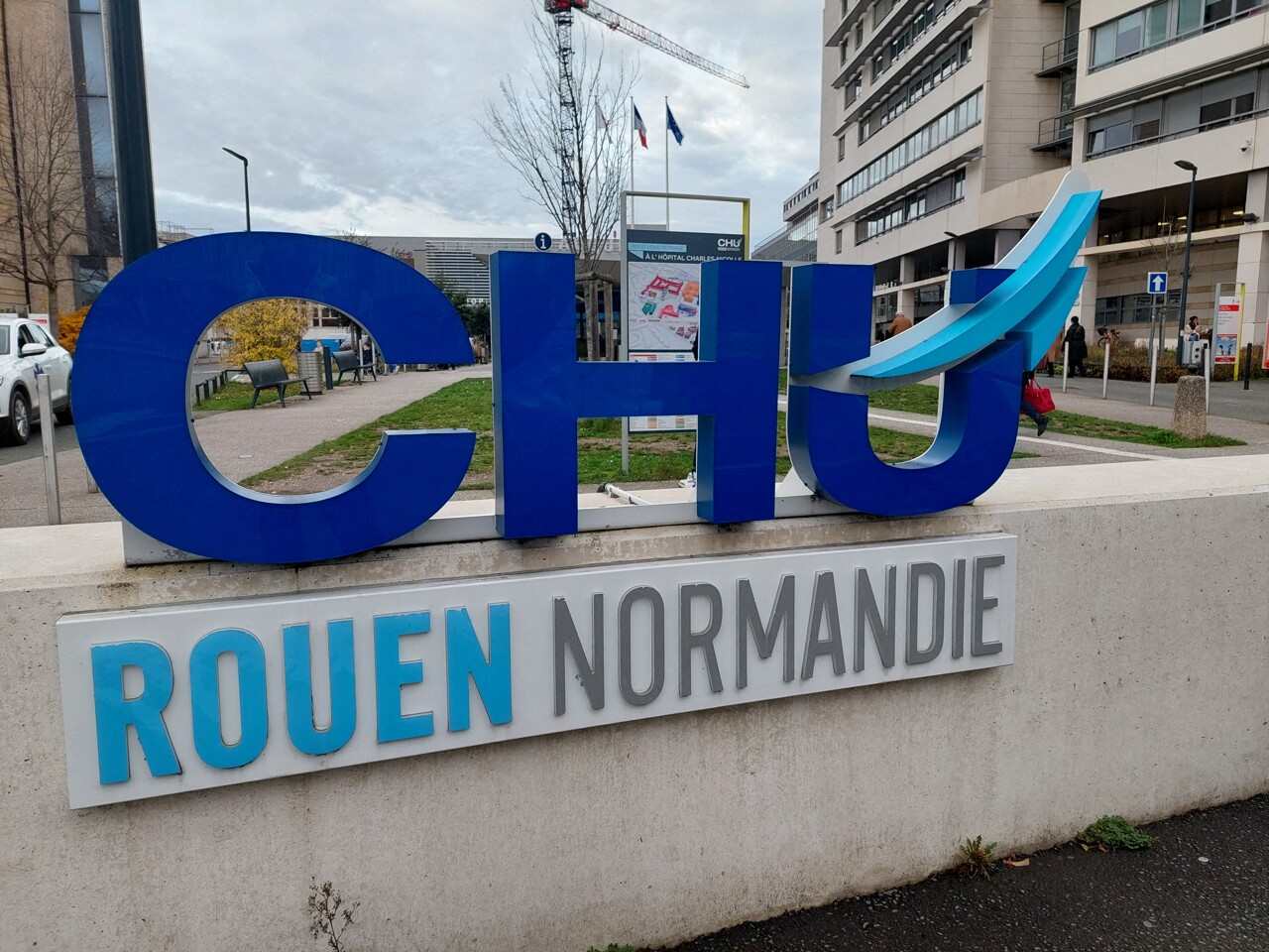 ils payent une « fortune » de parking pour visiter leurs proches au CHU de Rouen
