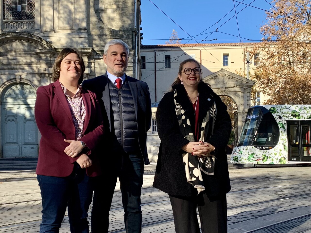 les communistes derrière le capitaine Delafosse