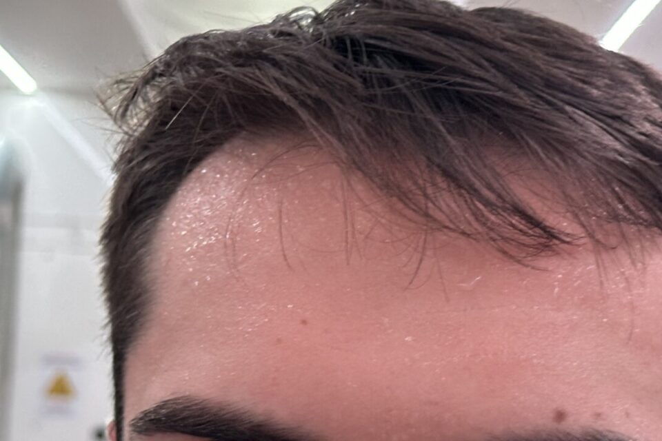 Les gouttes de sueur se multiplient sur mon front en quelques minutes.