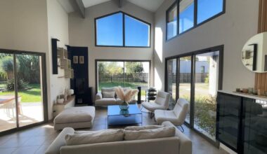 Des baies panoramiques, de grands volumes. La clarté à tous les niveaux.