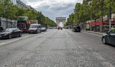une boutique spécialisée dans la mode africaine s'installe à deux pas des Champs-Élysées