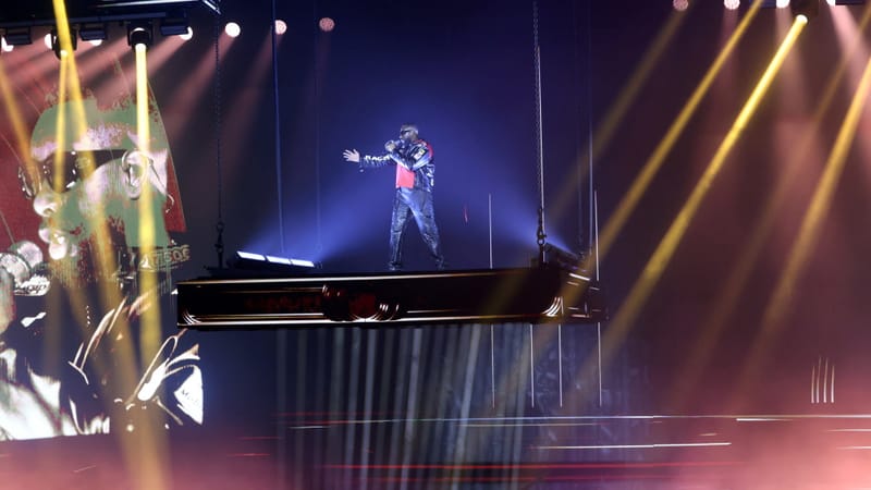 Le roi Gims a enchaîné une vingtaine de titres sans temps mort dans ce qui constitue son dernier tour.