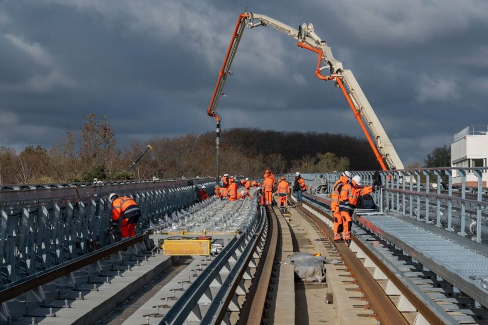 Les travaux avancent sur le viaduc de connexion ligne B.