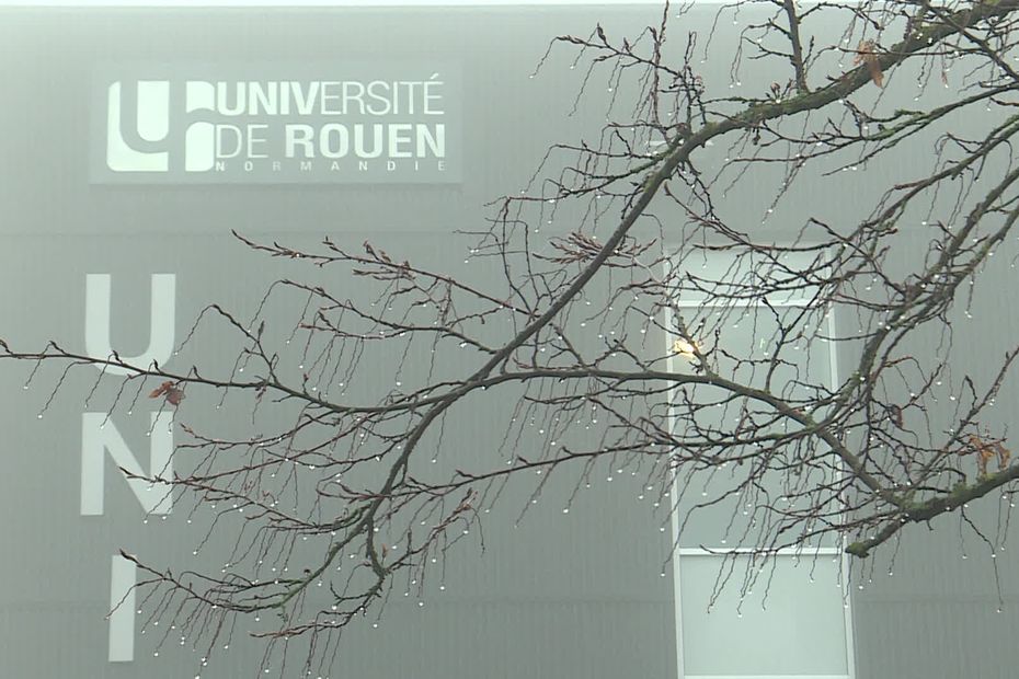 600 places en moins en licence, plusieurs dizaines de postes d'enseignants supprimés... Que se passe-t-il à l'université de Rouen ?