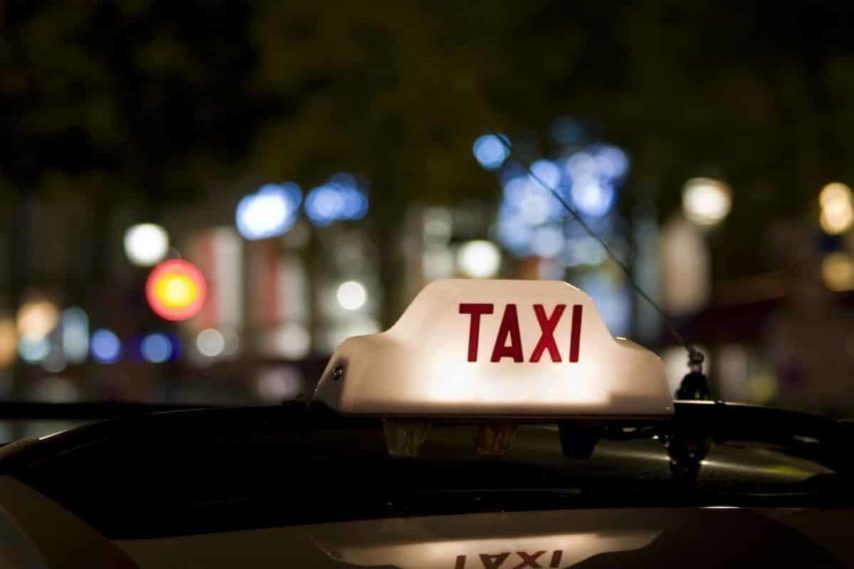 un chauffeur de taxi voulait faire sauter le plafonnement des prix, le Conseil d'État catégorique