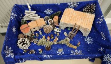 Une crèche municipale présente des santons très chrétiens d