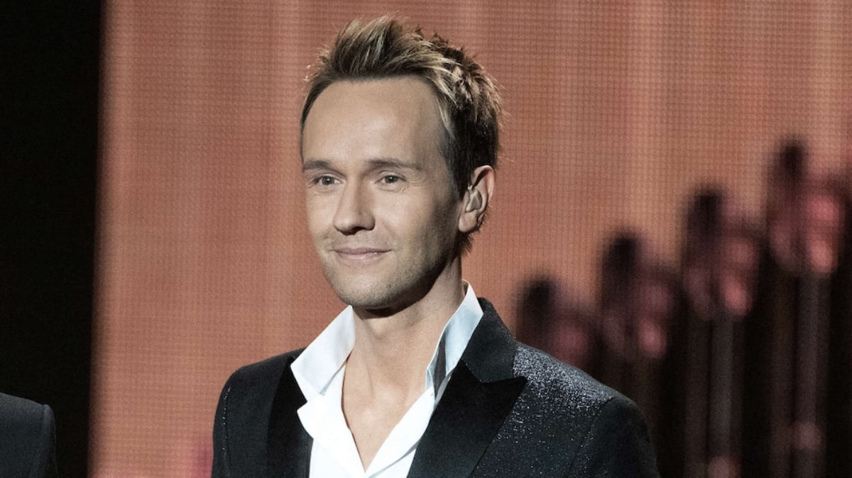 "Elles me touchent les…" Tripoté en public, l'animateur en alerte