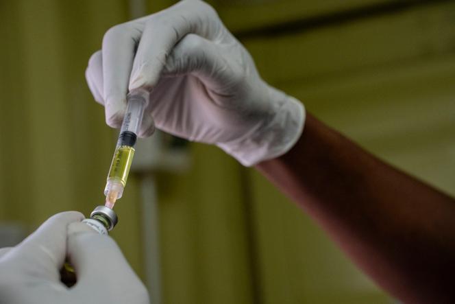 Injection de Lénacapavir à la clinique Phedisong de Ga-Rankuwa, Pretoria (Afrique du Sud), le 2 décembre 2025.