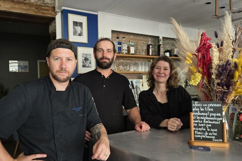 Jérémy Guivarch a créé son restaurant, Gwaien, il y a 6 ans. Il travaille avec Arnold et Claire (au centre et à droite).