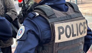 par hasard, la police sauve une femme ensanglantée