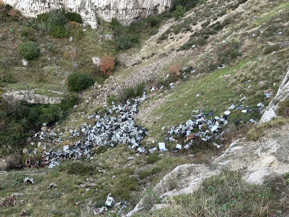 Sur les hauteurs de l’Estaque, les carcasses s’amassent toujours au cimetière de voitures