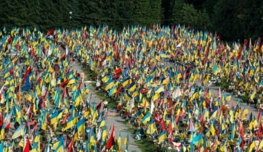 Des centaines de soldats ukrainiens décédés n'auraient pas été tués par la Russie, mais l'omerta les cache