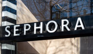 vendue chez Sephora, cette fragrance iconique des années 90 fait son grand retour et elle va rendre tout le monde accro