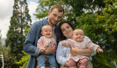 « Aujourd’hui, nos petites filles marchent et sont pleines de vie » : comment Marley et Mylane, 2 ans, ont été sauvées grâce au Téléthon