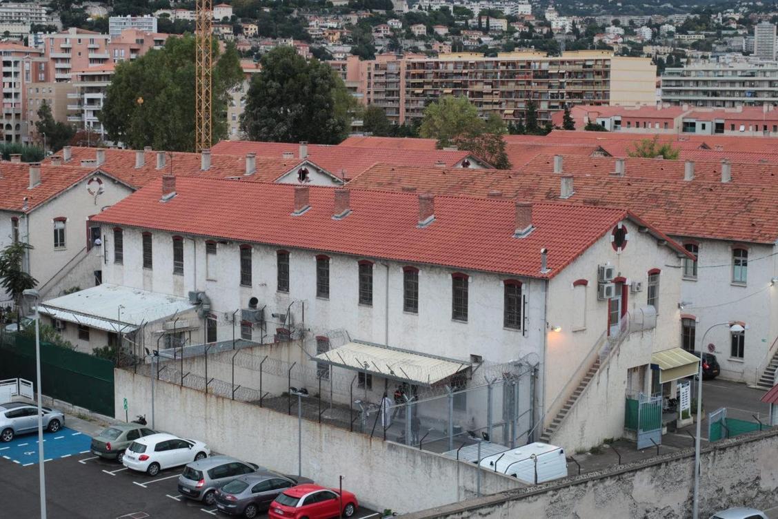 Le centre de rétention administrative restera-t-il au commissariat Auvare à Nice ?