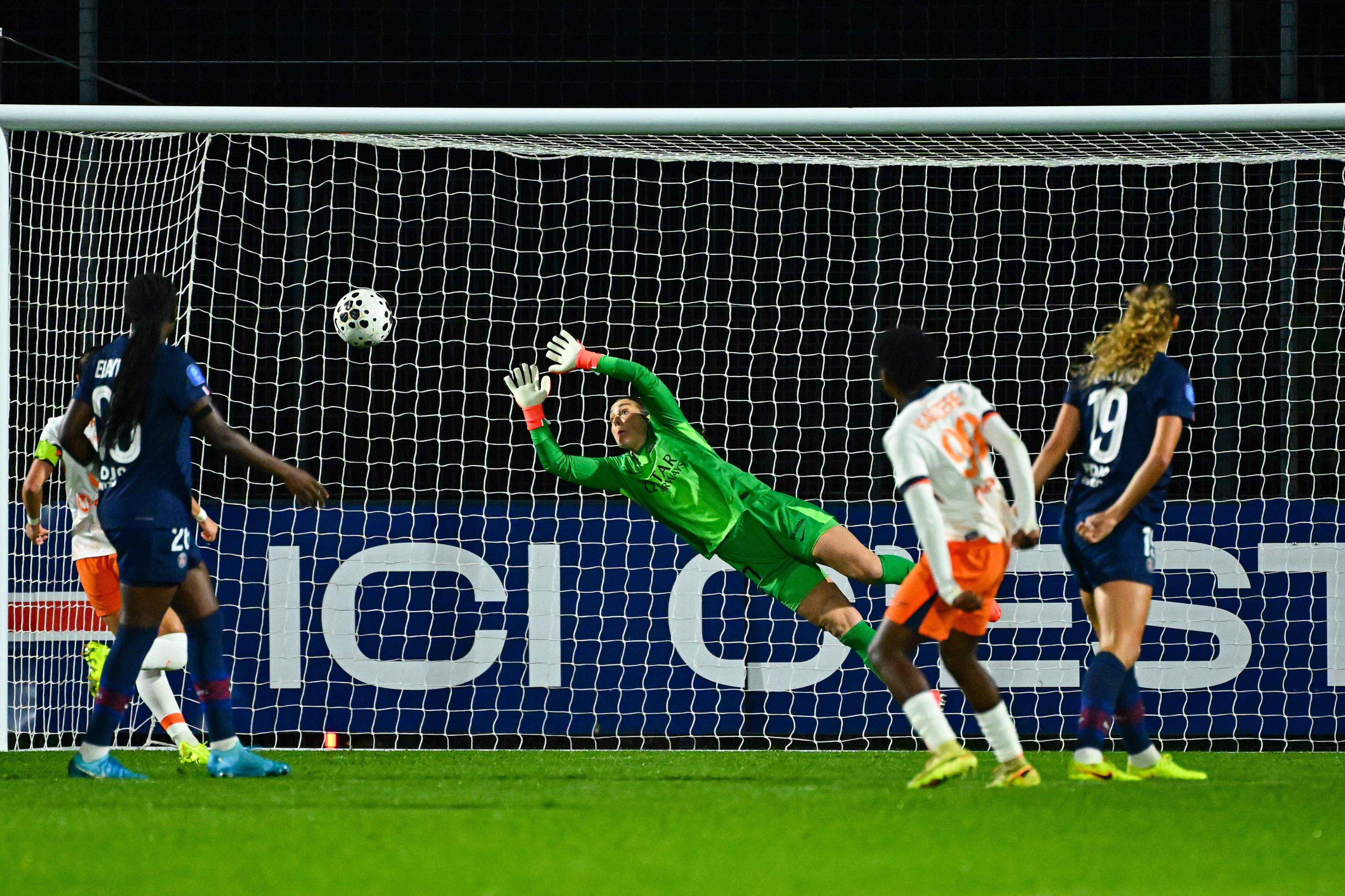 Daniel DERAJINSKI / ICON SPORT Arkema Première Ligue PSG-Montpellier Rose Kadzere