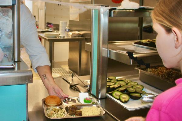 Premiers retours positifs pour les plateaux en inox. 